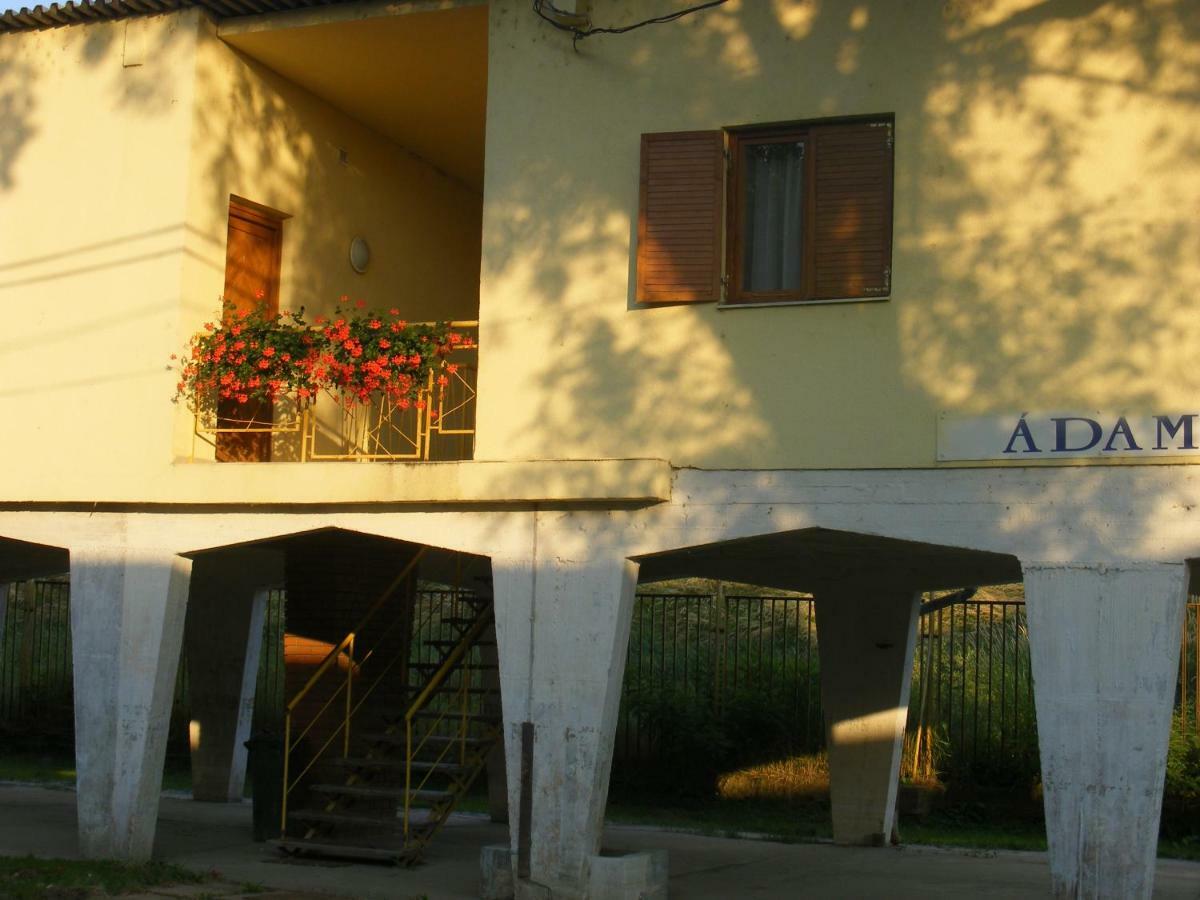 Szegedi Partfuerdo Kemping Es Apartman Dış mekan fotoğraf